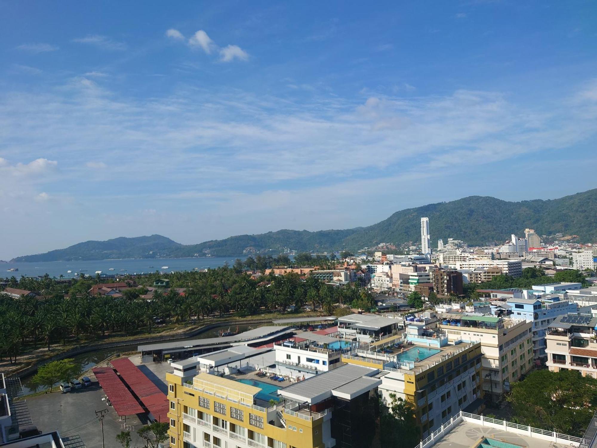 Phuket Palace With 2 Separate Lägenhet *